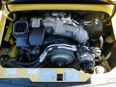 Used 1997 Porsche 911 Carrera RWD image 31
