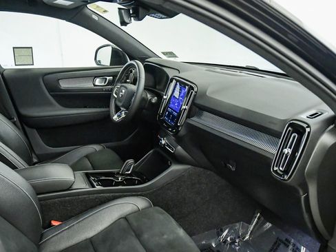 Certified 2021 Volvo XC40 P8 Recharge w/ Advanced Package AWD/4WD image 16