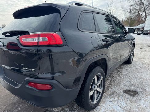 Used 2014 Jeep Cherokee Sport image 11