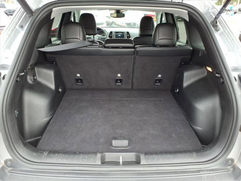 Used 2022 Jeep Cherokee Trailhawk w/ Comfort/Convenience Group image 20