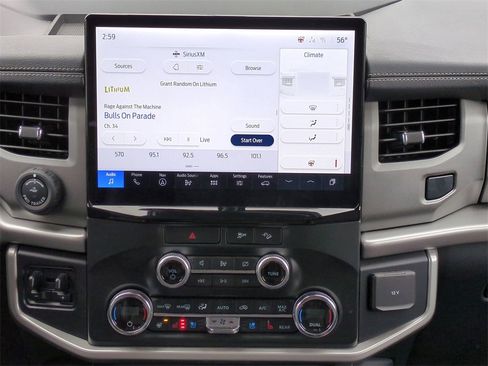 Certified 2022 Ford Expedition XLT image 18