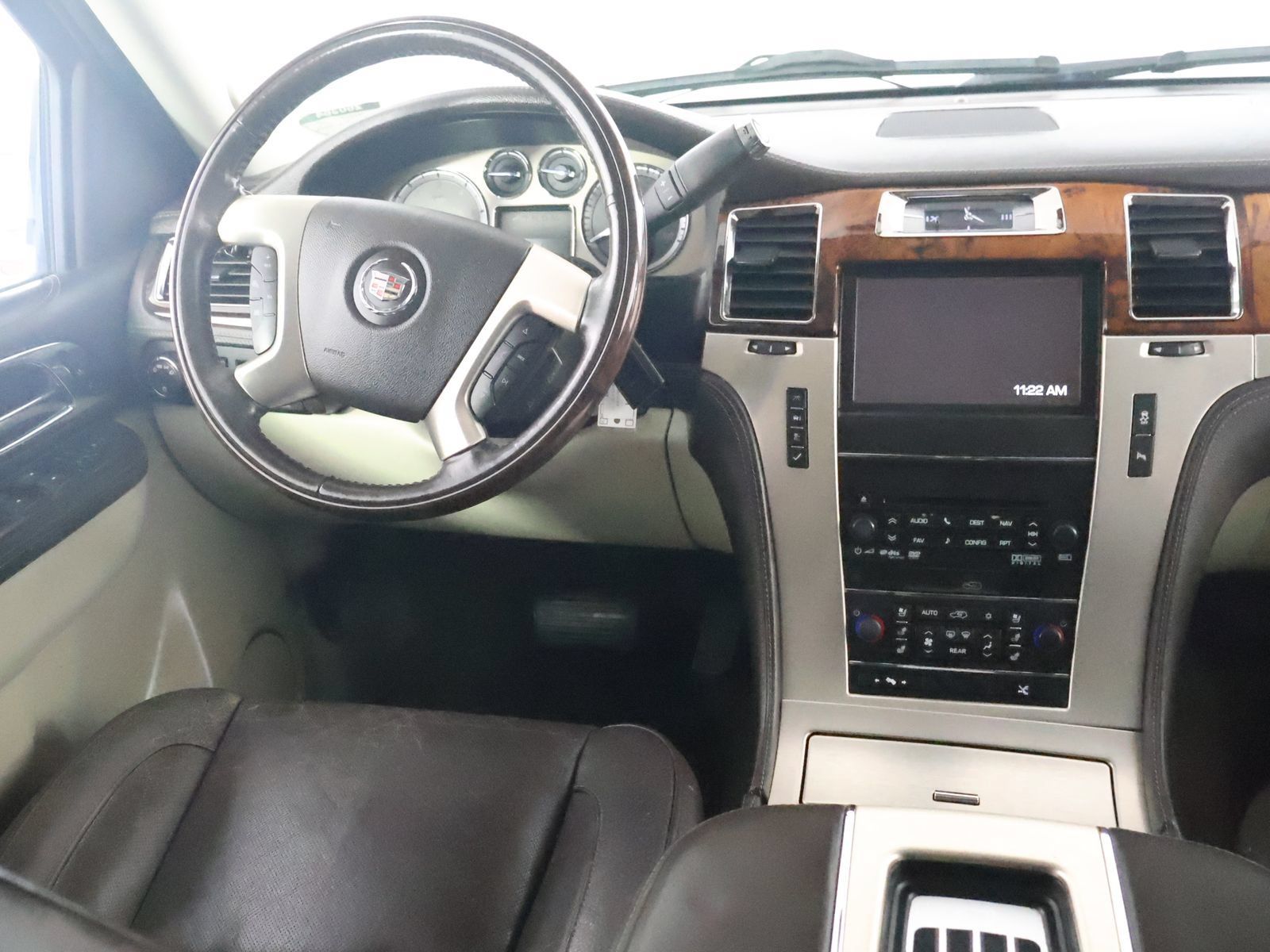 Used 2014 Cadillac Escalade Platinum AWD/4WD image 29
