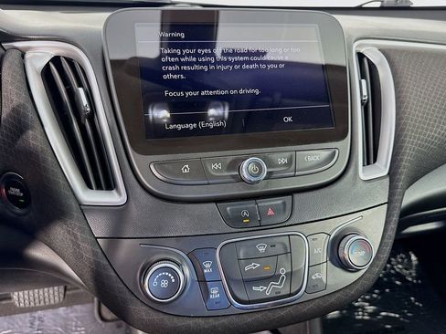 Used 2022 Chevrolet Malibu RS image 19