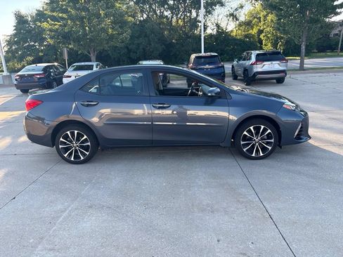Used 2019 Toyota Corolla SE FWD image 2
