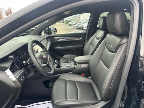 New 2024 Cadillac XT5 Luxury image 9