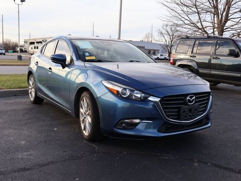 Used 2017 MAZDA MAZDA3 Grand Touring image 8