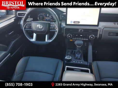Used 2025 Toyota Tacoma Trailhunter image 18