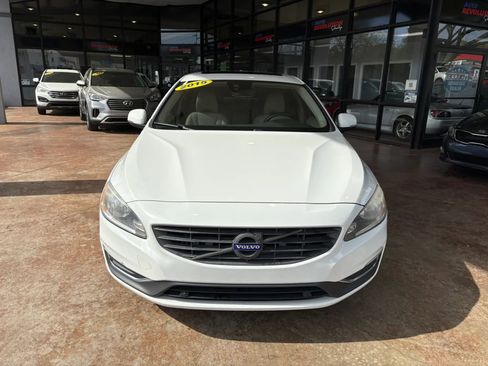 Used 2015 Volvo S60 T5 Premier image 2