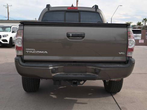 Used 2014 Toyota Tacoma 4x4 Double Cab w/ TRD Sport Package image 6