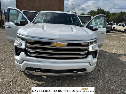 Used 2025 Chevrolet Silverado 1500 High Country w/ High Country Premium Package AWD/4WD image 38
