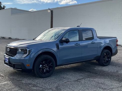 New 2025 Ford Maverick Lariat w/ Black Appearance Package image 2
