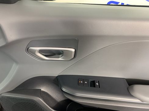 Used 2025 Kia K4 FWD image 40