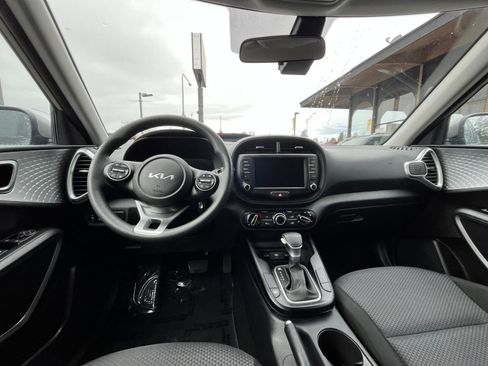 Used 2025 Kia Soul LX w/ LX Technology Package image 33