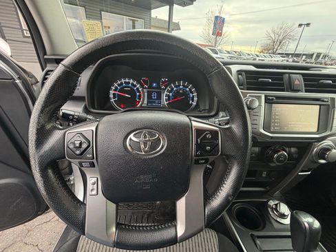 Used 2016 Toyota 4Runner SR5 AWD/4WD image 14