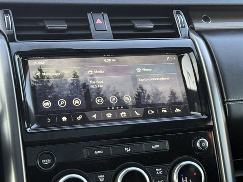 Used 2018 Land Rover Discovery HSE image 29