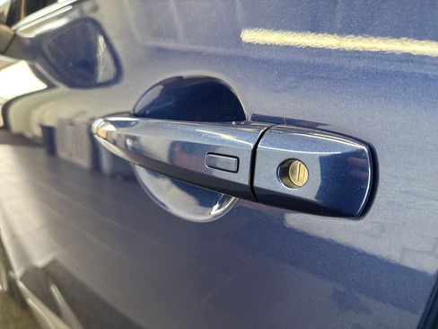 Used 2021 Nissan Rogue SV w/ Premium Package image 13