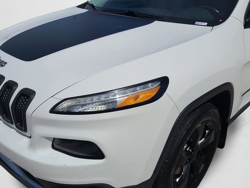 Used 2018 Jeep Cherokee Limited AWD/4WD image 32