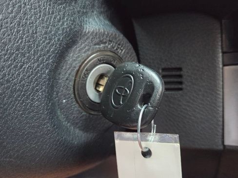 Used 2018 Toyota Tacoma SR RWD image 26