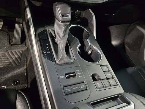 Certified 2025 Toyota Highlander XLE image 33