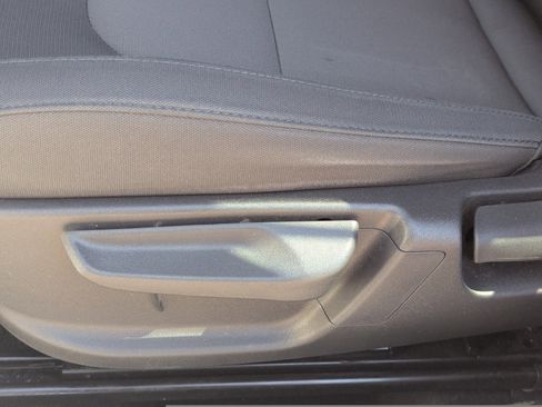Used 2024 Kia Niro LX image 21