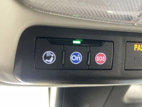 Used 2022 Buick Encore GX Essence w/ Experience Buick Package image 28