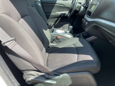 Used 2018 Dodge Journey SE w/ Popular Equipment Group FWD image 24