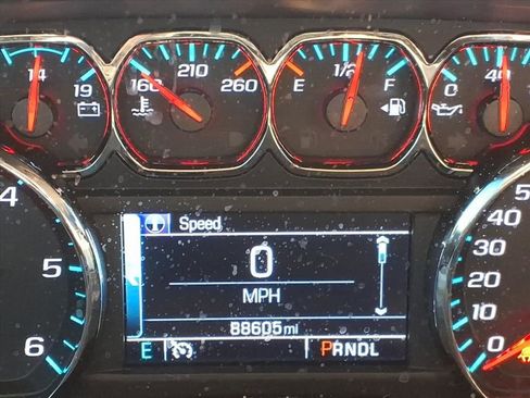 Used 2018 Chevrolet Silverado 1500 LT w/ Texas Edition RWD image 14