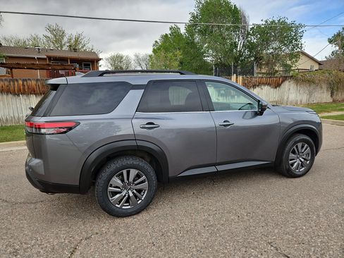 Used 2025 Nissan Pathfinder SV AWD/4WD image 3