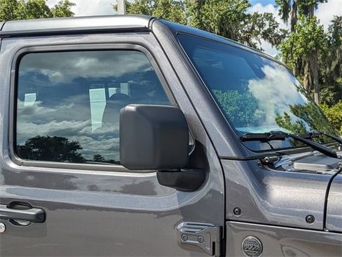 New 2025 Jeep Gladiator Sport image 12