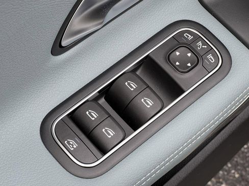 New 2025 Mercedes-Benz CLA 35 AMG 4MATIC image 13