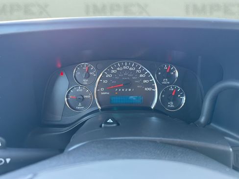 Used 2023 GMC Savana 2500 image 16