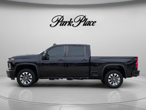 Used 2023 Chevrolet Silverado 2500 Custom w/ Custom Value Package image 2