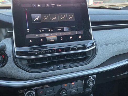 Certified 2024 Jeep Compass Latitude image 9