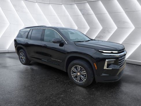 New 2026 Chevrolet Traverse LT w/ Enhanced Driving Package FWD image 3