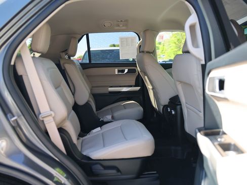 Certified 2023 Ford Explorer XLT w/ Equipment Group 202A AWD/4WD image 13