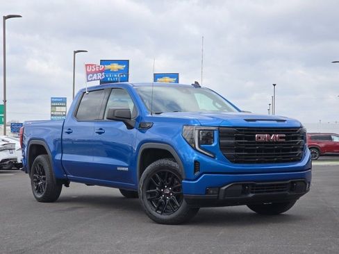 Used 2024 GMC Sierra 1500 Elevation AWD/4WD image 2