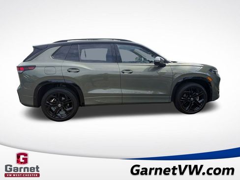 Used 2025 Volkswagen Tiguan SE R-Line AWD/4WD image 7