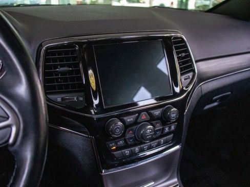 Used 2022 Jeep Grand Cherokee Limited image 16