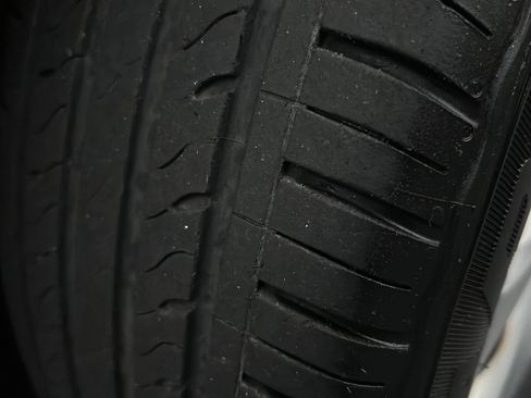 Used 2012 Hyundai Accent GLS image 40