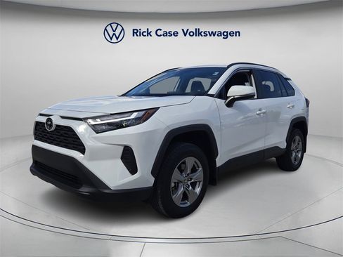 Used 2024 Toyota RAV4 XLE w/ Convenience Package image 9