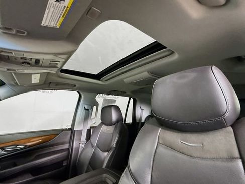 Used 2019 Cadillac Escalade Premium Luxury w/ Escalade Sport Edition image 25