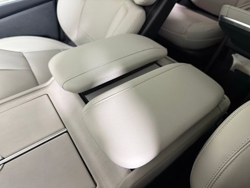 New 2025 Lincoln Navigator Reserve AWD/4WD image 30