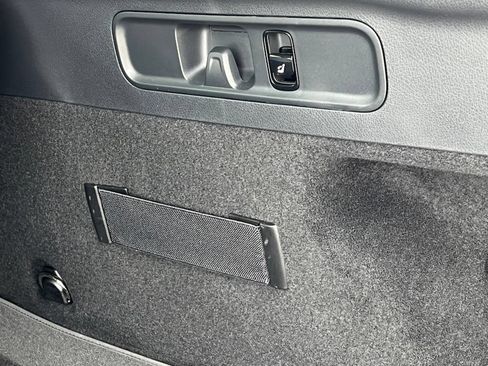 Certified 2023 Mercedes-Benz GLC 300 4MATIC image 40