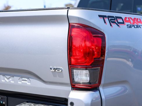 Certified 2019 Toyota Tacoma TRD Sport w/ TRD Premium Sport Package AWD/4WD image 26