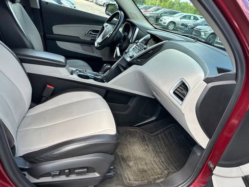 Used 2017 Chevrolet Equinox Premier w/ Enhanced Convenience Package FWD image 28