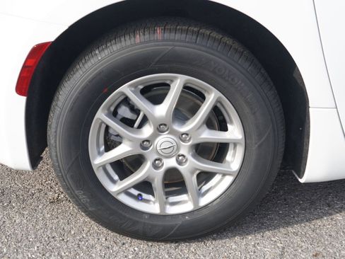 New 2026 Chrysler Pacifica Select image 4