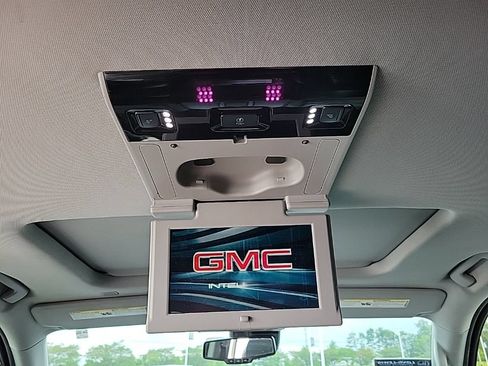 Used 2020 GMC Yukon SLT w/ Premium Edition RWD image 19