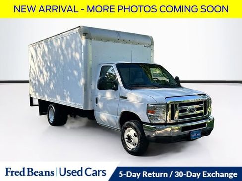 Used 2017 Ford E-350 and Econoline 350 Super Duty RWD image 1