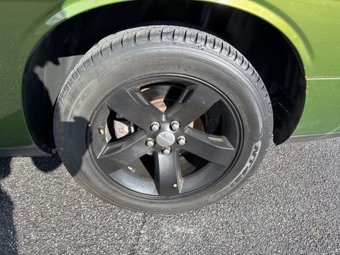 Used 2012 Dodge Challenger SXT Plus image 9