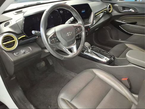 Certified 2024 Chevrolet Trax ACTIV w/ Sunroof Package image 8